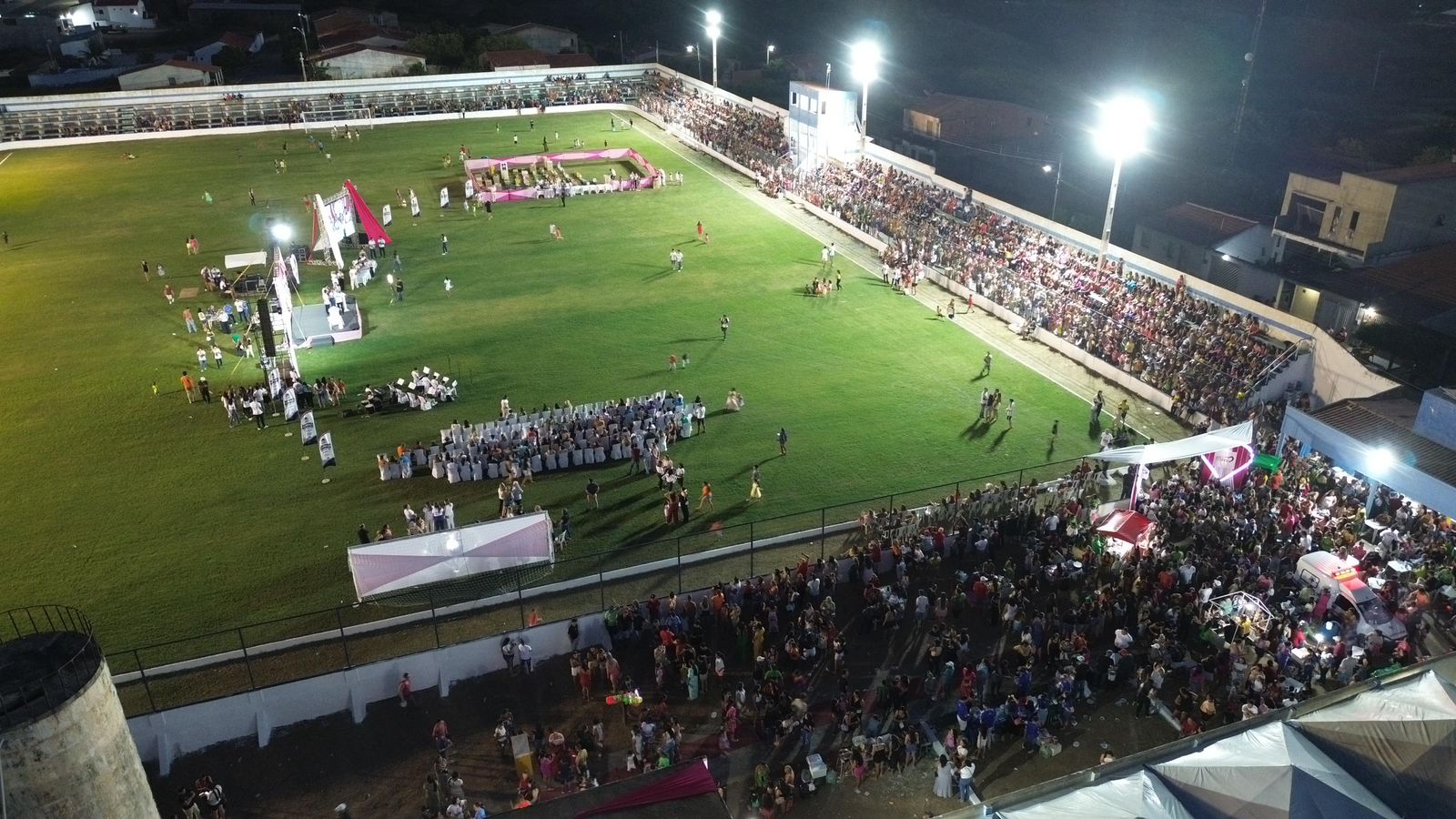 Festa das Mães de Quiterianópolis 2026 sorteará duas casas populares.