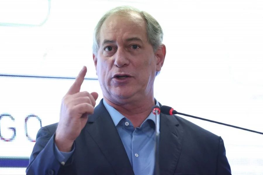 Ciro Gomes recusa convite de PSDB e não concorrerá à Presidência.