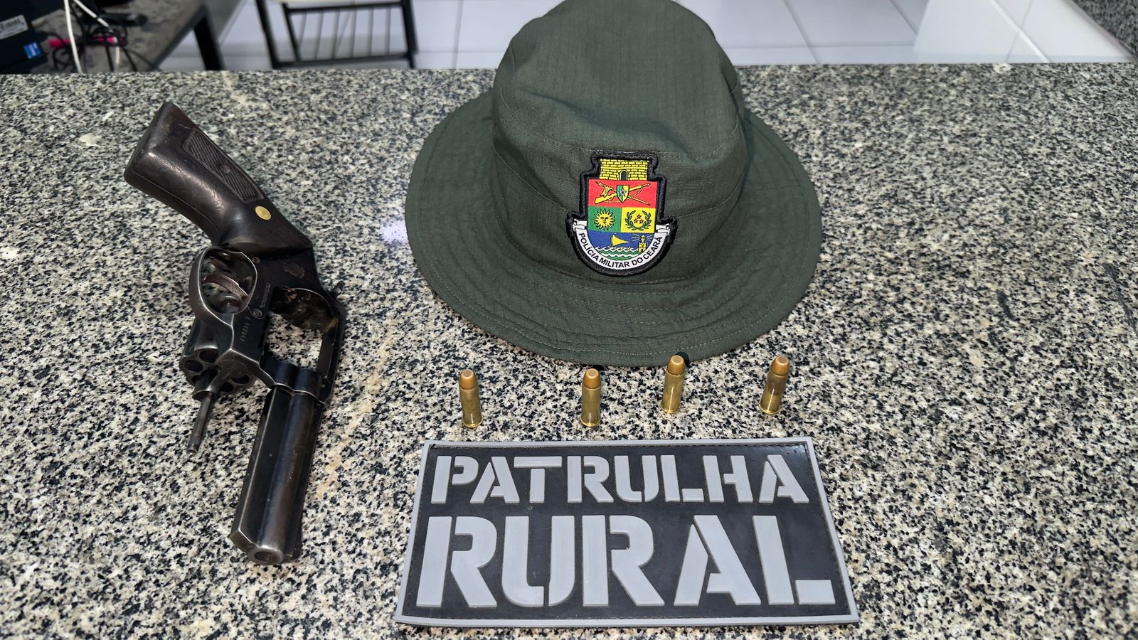 Tauá - Menor Apreendido por Posse Irregular de Arma de Fogo.