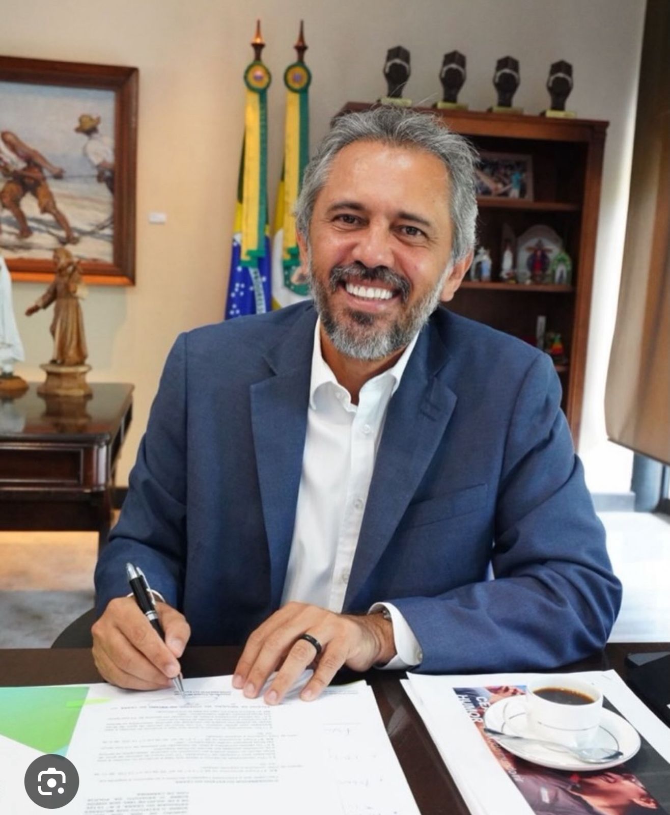 PT Oficializa Elmano como pré-candidato à reeleição; Gabriela Aguiar será vice e Cid Gomes e Eunício disputarão vagas ao Senado.