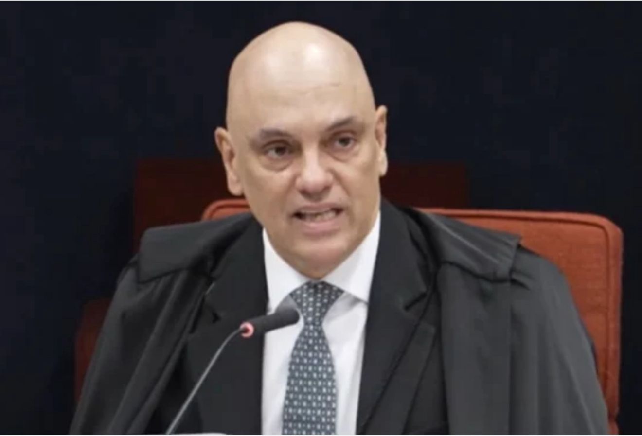 Caso Master Parlamentares reagem a novos indícios de envolvimento de Moraes com Vorcaro.